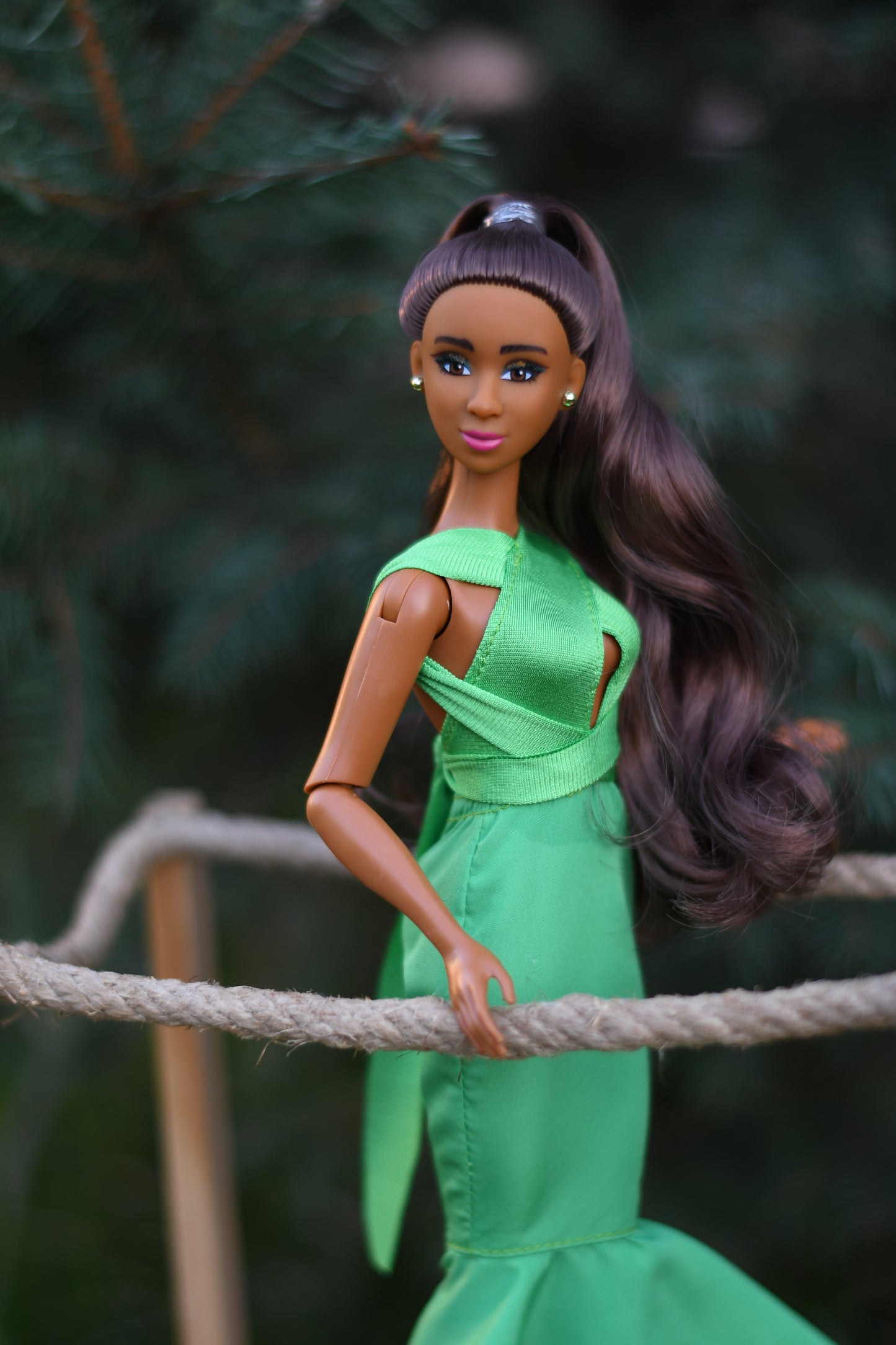 Keisha 11.5" Fresh Doll – Posable Fashion Doll with Fresh Finity Wear & Signature Green Bottom Shoes Collectible Doll for Kids 6+