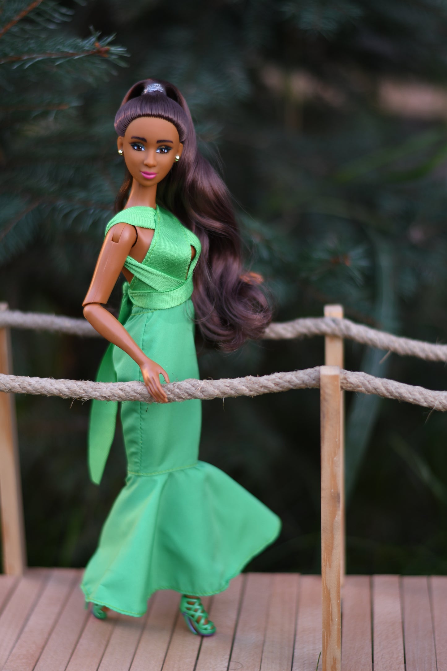 Keisha 11.5" Fresh Doll – Posable Fashion Doll with Fresh Finity Wear & Signature Green Bottom Shoes Collectible Doll for Kids 6+