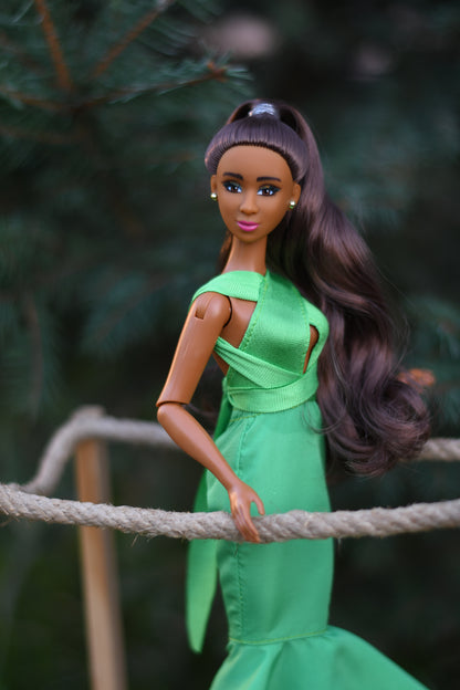Keisha 11.5" Fresh Doll – Posable Fashion Doll with Fresh Finity Wear & Signature Green Bottom Shoes Collectible Doll for Kids 6+