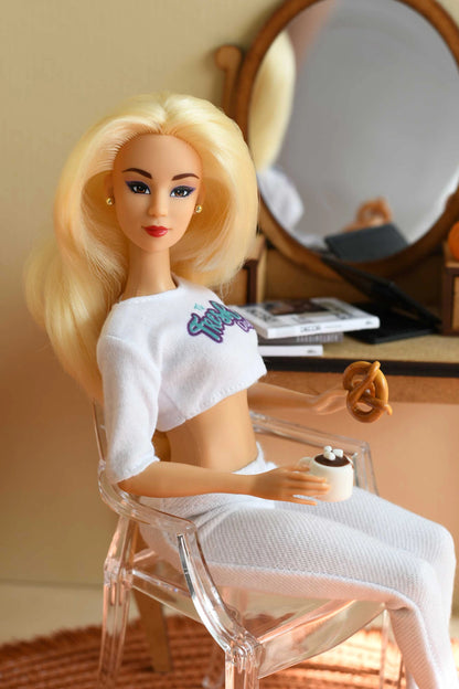 Fresh Dolls Carissa 11.5-Inch Fashion Doll – Fresh Finity Wear, Poseable, Washable Hair